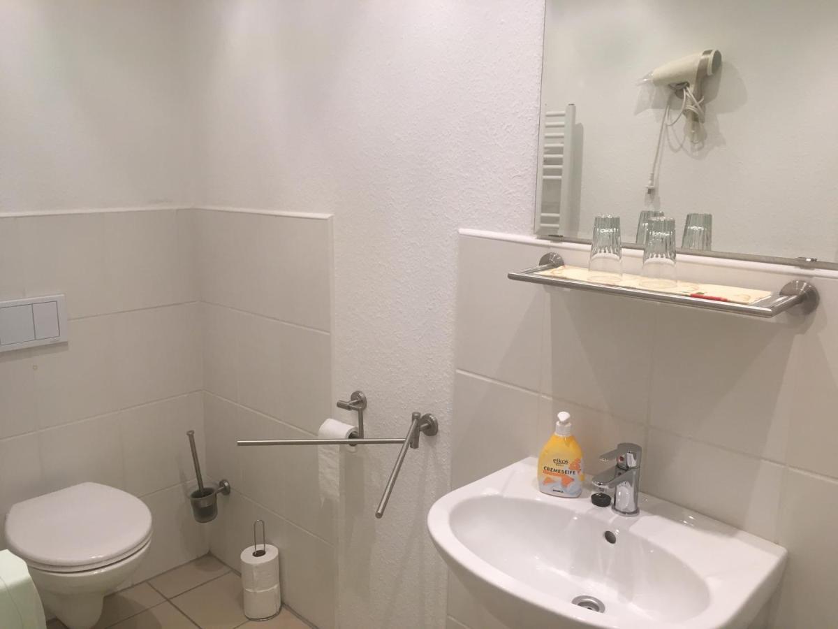 Hotel Restaurant Muether ギュータースロー エクステリア 写真